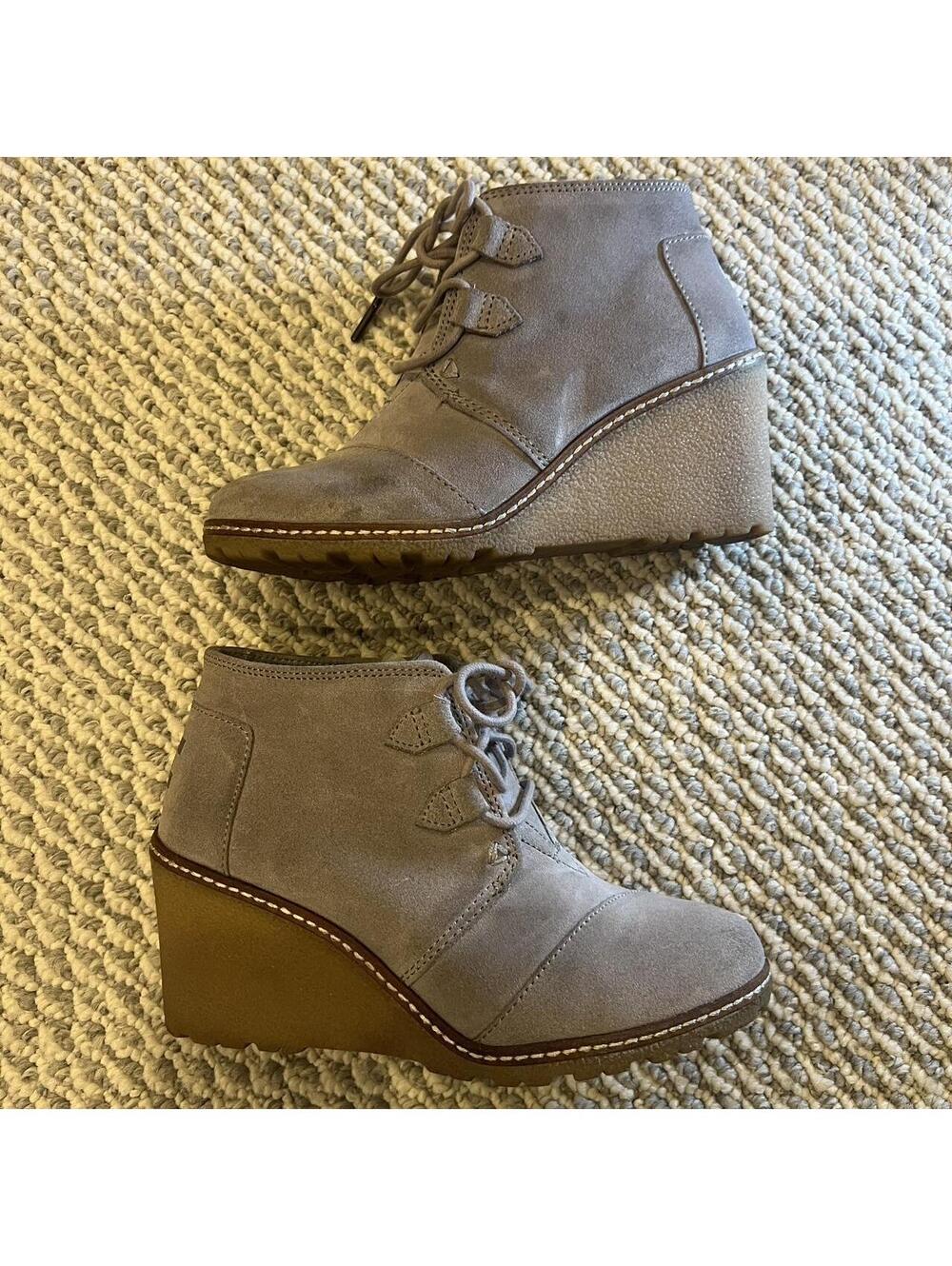 Tom’s wedge booties
